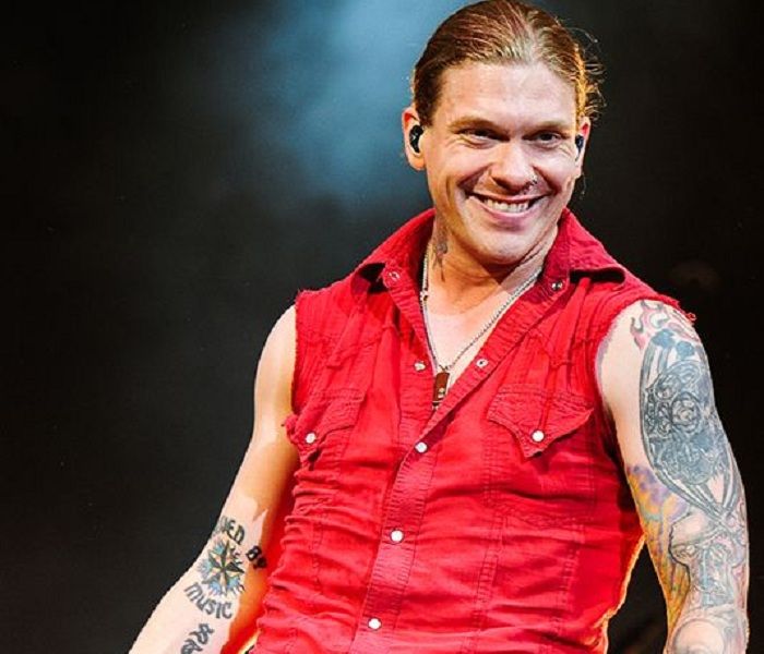 Brent Smith Tattooed On His Arm 