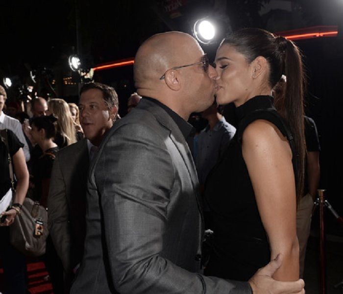 Paloma Jimenez kisses Vin Diesel (source: zimbio) .