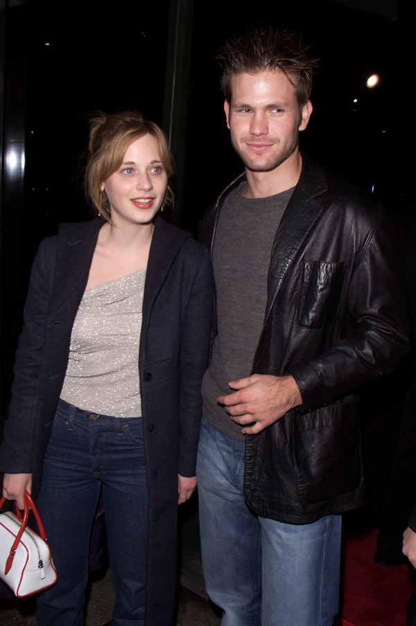 Matthew Davis and Zooey Deschanel dated in 2000 to 2001