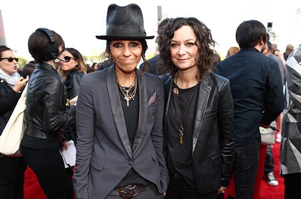 Sara Gilbert Is A Married Woman Now In A Same Sex Marriage With Linda Perry Married Biography