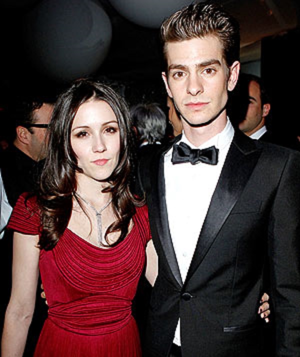 Shannon Woodward Is she dating Robert Pattinson after her Break up from 3 years Relationship