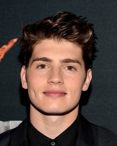 After Breakup with Bella Thorne, Gregg Sulkin is currently Single; But ...