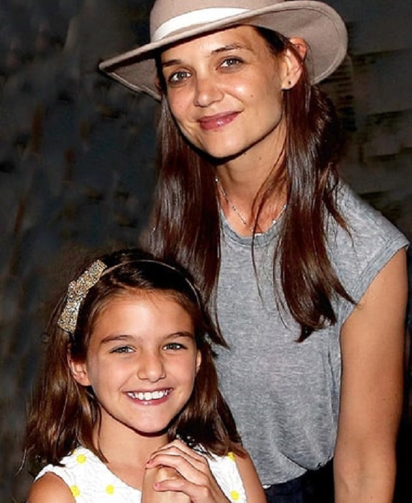 Like Mother Like Daughter Suri Cruise Doppelganger Of Katie Holmes Daughter From Previous 