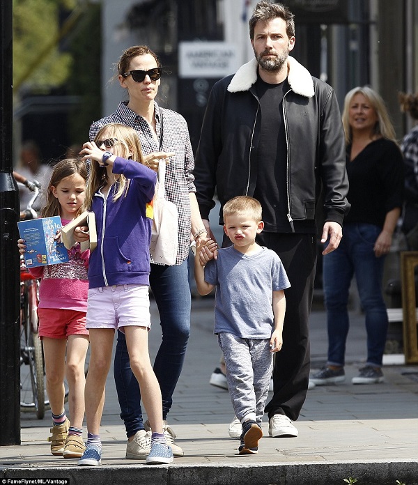 Ben Affleck and Wife Jennifer Garner have had beautiful Marriage and Now they are heading towards Divorce!! Know about All the Time They were together!
