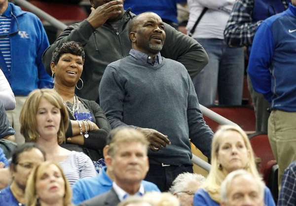 ‘Didn’t like it’-Aaron Harrison’s vine controversy, his wonderful parents and their two-fold happiness: Learn more about it here! Source: Houston Chronicle (Aaron Harrison’s parents; Aaron Harrison Sr. and Marian Harrison in the audience watching his game)