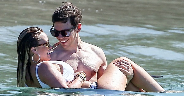 Hilary Duff is Single Again!! Hilary Duff and Boyfriend Matthew Koma Split After only Months of Dating- Full Story!