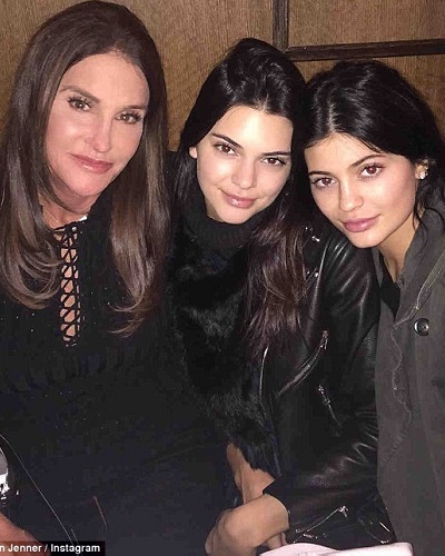Caitlyn Jenner, Kendall and Kylie Jenner’s day-out to celebrate Father’s Day! Click to see how the trio celebrated daddy’s day!