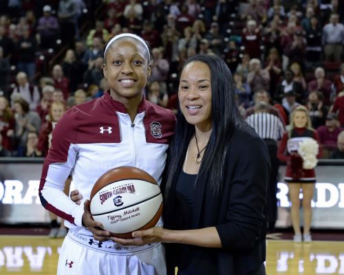 Dawn Staley Salary, Net Worth, Son, Age, Parents, Married, Husband Name in  2023