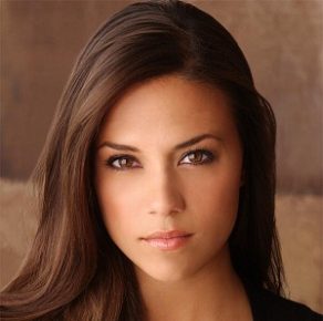 Jana Kramer Bio, Affair, Married, Husband, Net Worth, Ethnicity, Salary