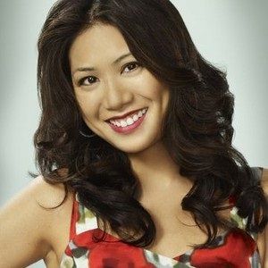 Liza Lapira Biography - Affair, Single, Ethnicity 