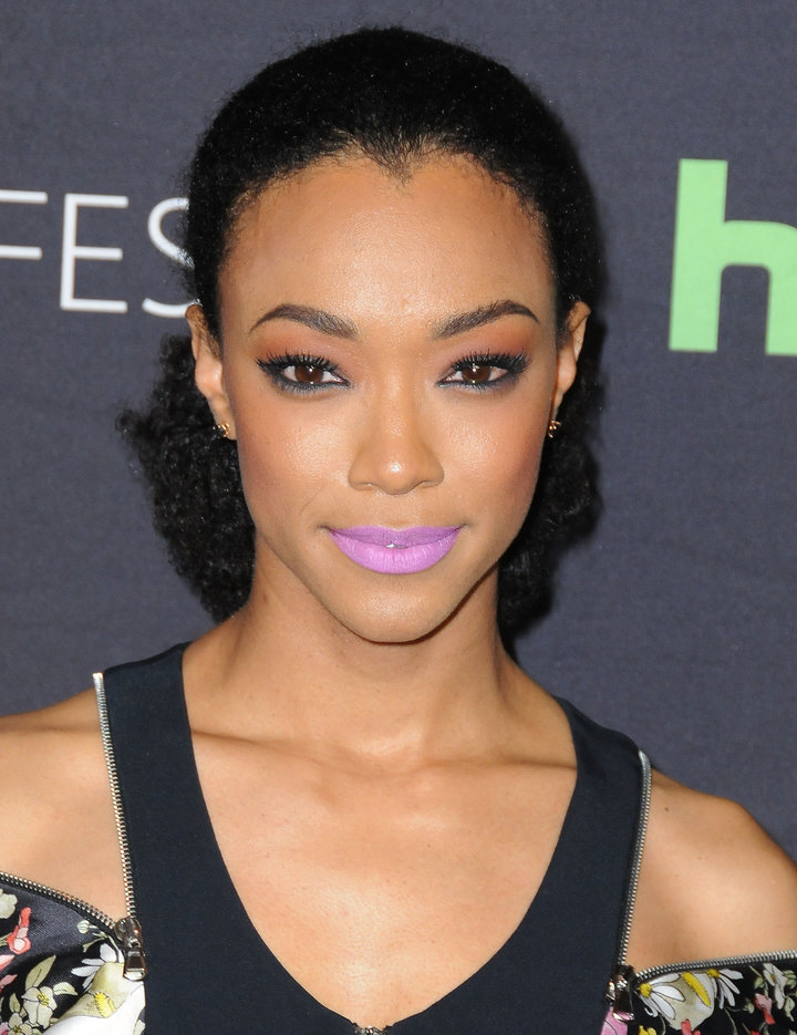 Sonequa Martin-Green Of 'Star Trek: Discovery' Shuts Down ...