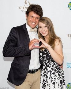 Relationship Goals! Boyfriend Chandler Powell wishes Bindi Irwin with a lovely message in her 19th Birthday via instagram “Loving you will always be the greatest blessing”