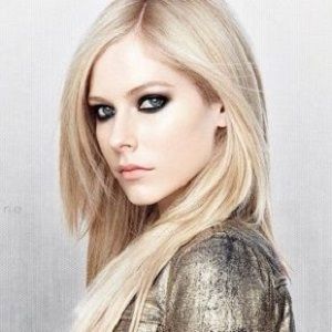 Avril Lavigne Bio, Affair, Divorce, Net Worth, Ethnicity, Salary, Age