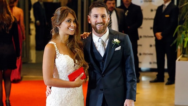 Lionel Messi Married his Childhood Sweetheart Antonella Roccuzzo! Check