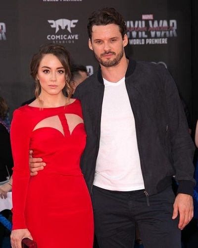 After dating for six years, Austin Nichols got separated with Chloe ...