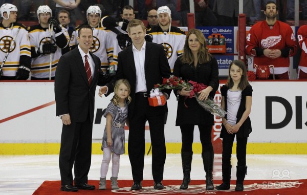 Chris Osgood is Living Happily with his Wife Jenna Osgood and Children.  Know their Married life