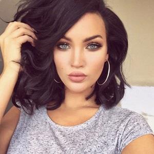 Natalie Halcro Bio, Single, Net Worth, Ethnicity, Boyfriend, Height