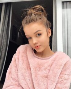 Anna Teen Model