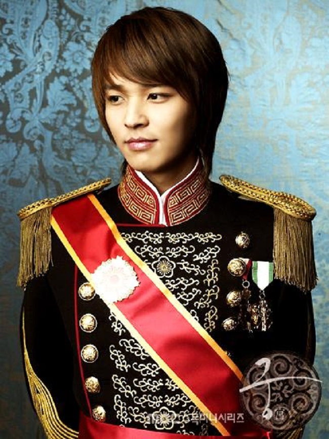 Kim Jeong Hoon has been in spotlight for over a decade. But how much do