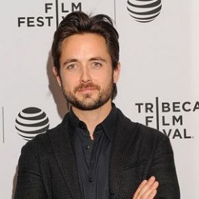 Next photo of Justin Chatwin