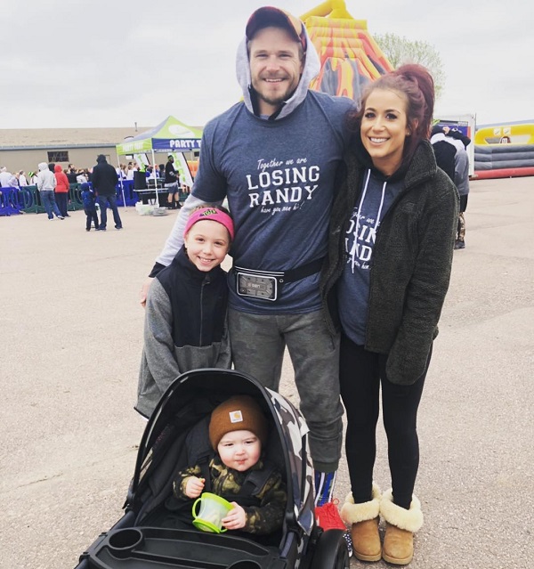 Happy Mama Chelsea Houska shares newborn baby girl pics ...