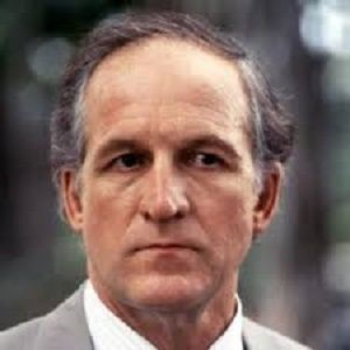 Daniel j travanti net worth