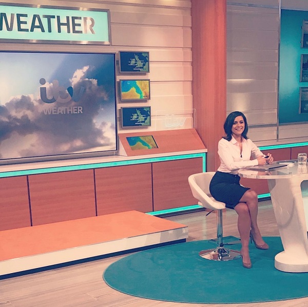 Lucy Verasamy Branded ‘hottest Weather Woman After Posting Sexy Selfie Also Her New Hobby 
