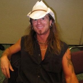 Scott McNeil Bio, Affair, Single, Net Worth, Age, Girlfriend, Height