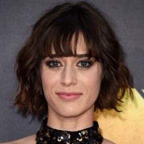 Lizzy Caplan Age, Net Worth, Relationship, Ethnicity, Height