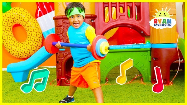 ryan toysreview race track