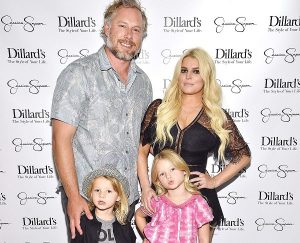 Pregnant Jessica Simpson is hospitalized for the fourth time in 2 ...
