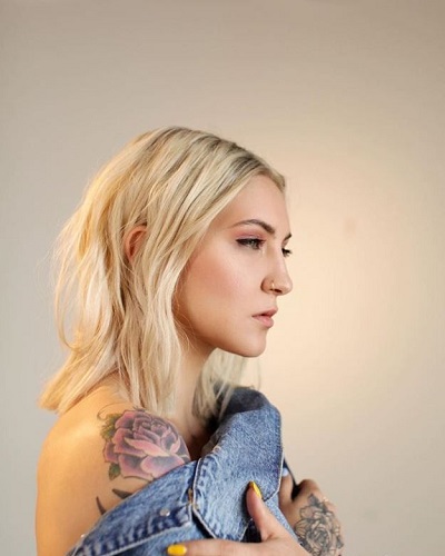 Julia Michaels singer, performer, and songwriter has co-written for many world famous artists. Also with a strong solo career! – Married Biography