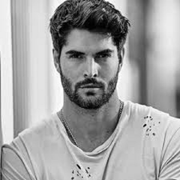 Canadian actor Nick Bateman assists rescue work of PETA in rural areas