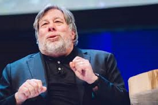 Steve Wozniak talks computer technology and artificial intelligence!