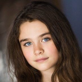 Lola Flanery Bio, Affair, Single, Height, Actress, Net Worth, Nationality