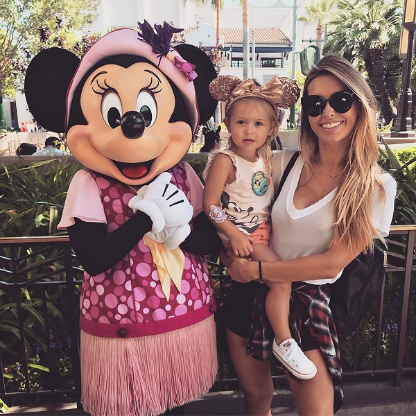 Audrina Patridge goes on a beach getaway with daughter Kirra, 3 after ...