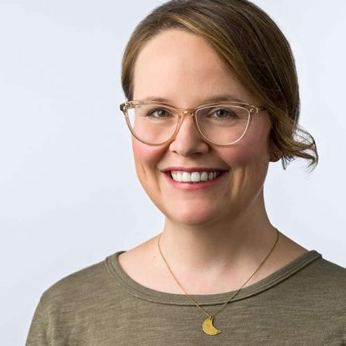 Raina Telgemeier Bio, Affair, Divorce, Net Worth, Salary, Age, X‑Men