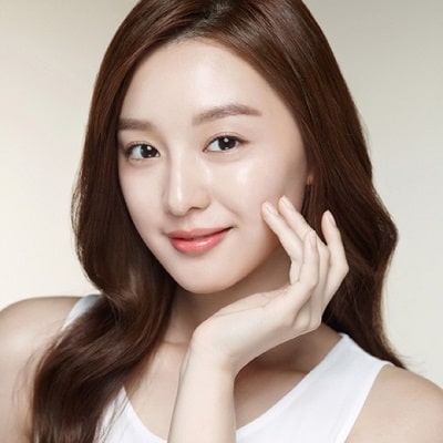 Kim Ji Won Bio Affair Single Net Worth Age Nationality Height Actress Model