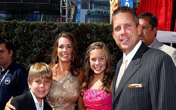 Sean Payton con su ex mujer Beth Shuey y sus hijos