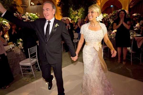 Katie Mcneil et Neil Diamond se sont mariés en 2012