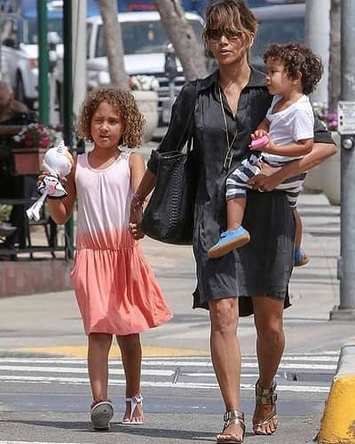 Halle Berry Workout At Home With The Help Of Her Son Checkout How Also Know All Her Dating History And Net Worth Married Biography