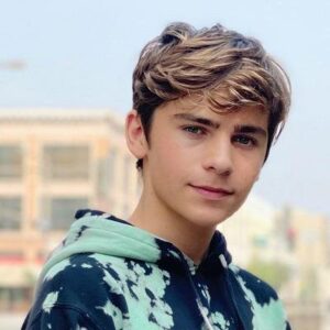 Ayden Mekus Bio, Single, Relationship, Net Worth, Ethnicity, Salary