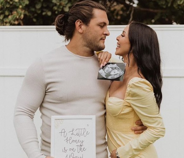 Brock Davies and Scheana Marie Shay announced pregnancy! 4 unknown