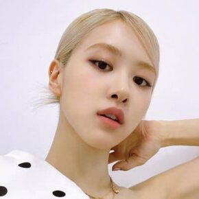 Roseanne Park (Rosé)