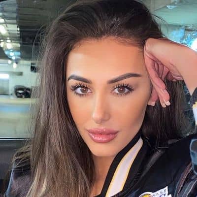 American Model Chloe Veitch Net worth, Height, Dating, Bio