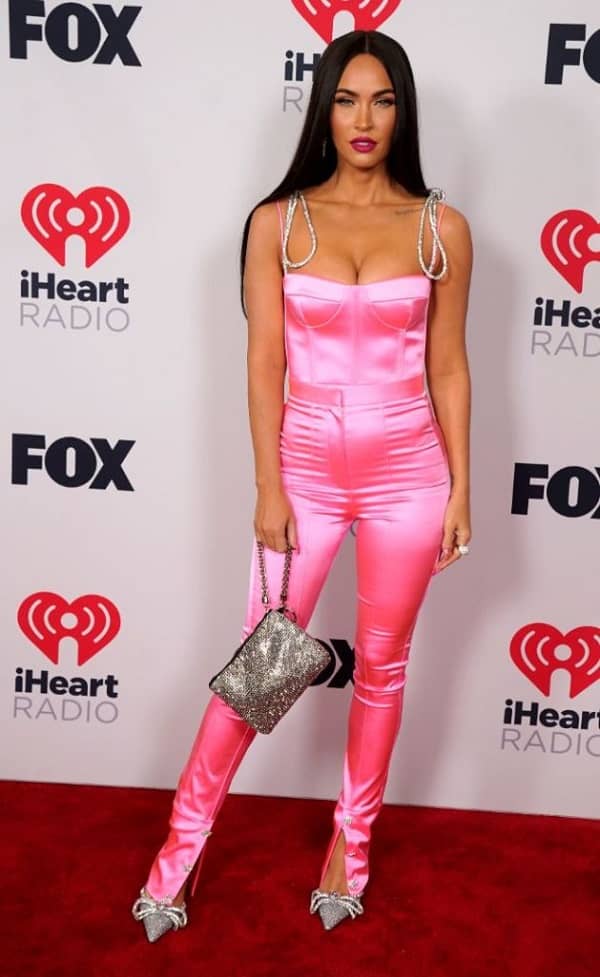 Celebs Best Look In Iheartradio Music Awards 2021 Married Biography 