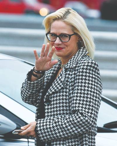 Kyrsten Sinema The First Ever Openly Bisexual Senator Of The Nation Married Biography 4848