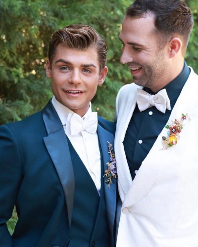 Blake Knight and Garrett Clayton had the perfect fairy-tale wedding ...