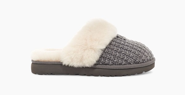 9 Fluffy Slippers Designs For Women To Wear This Winter – Married Biography