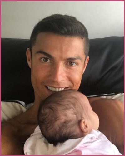 Cristiano Ronaldo Baby Girl And First Family Photo After Announcing ...